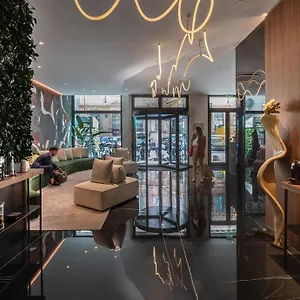 Duomo & 4*, Milano İtalya