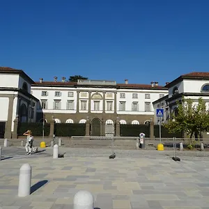 *** Alojamento de Acomodação e Pequeno-almoço Charmerooms Moroni Itália